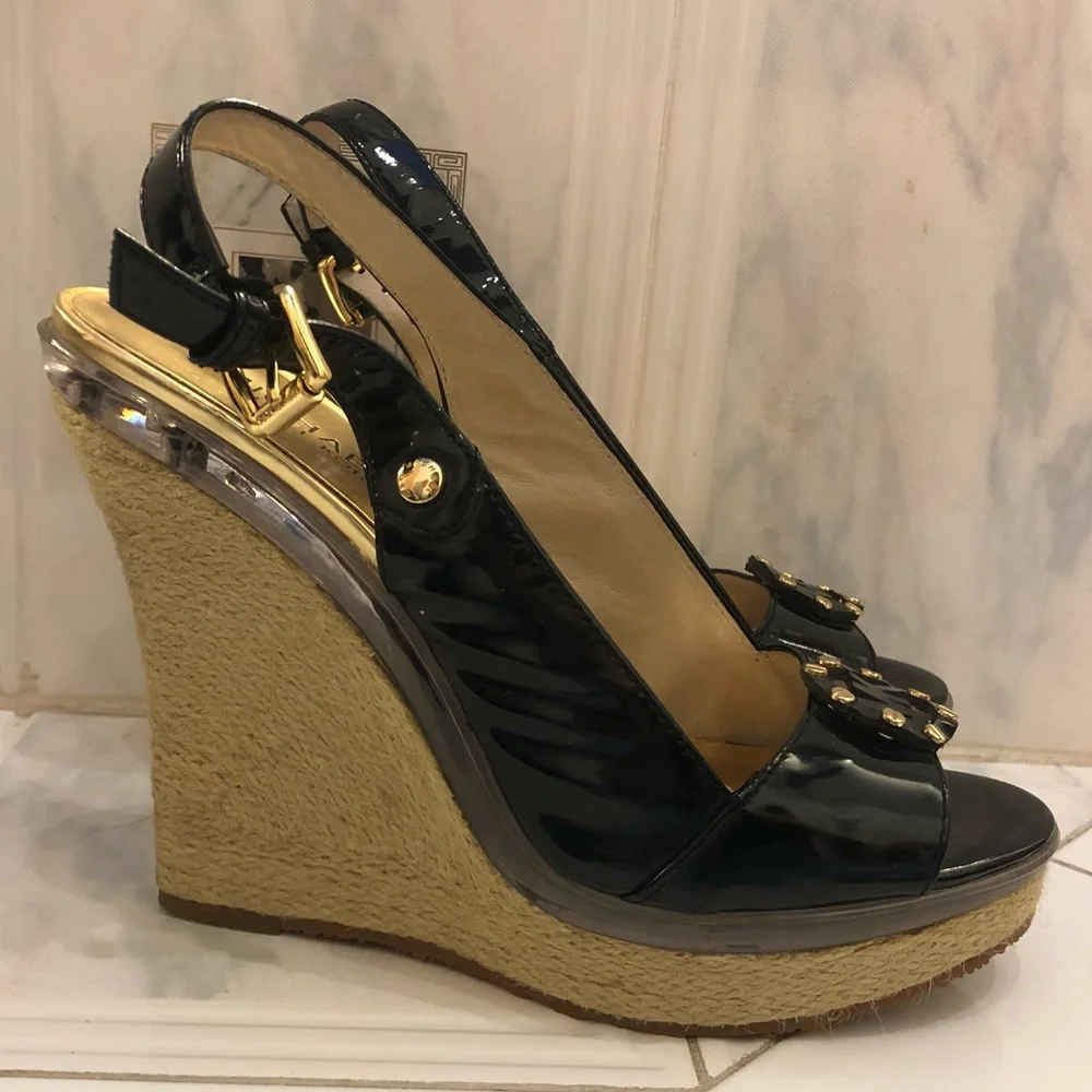 MICHAEL Michael Kors Black Patent Leather Wedge Sandals Espadrille Gold Stud 8.5